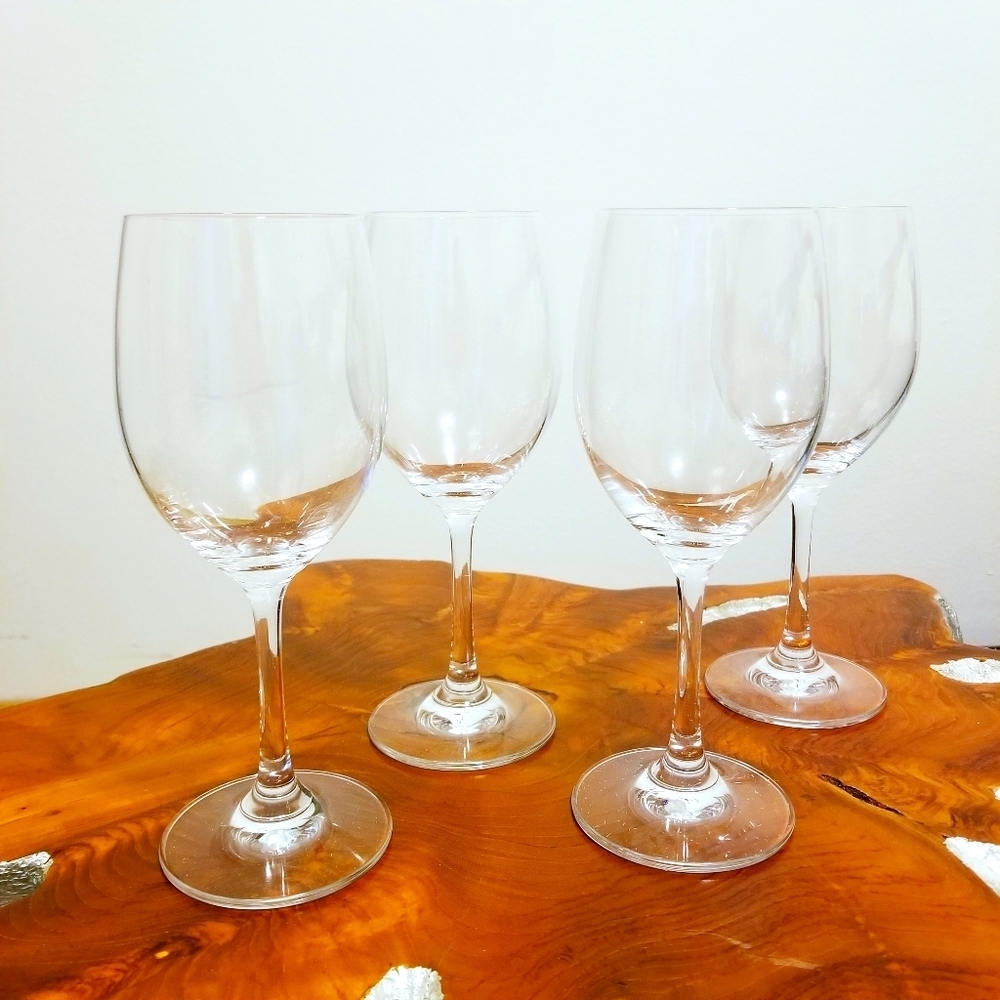 NEW crystal wine glasses set of 4